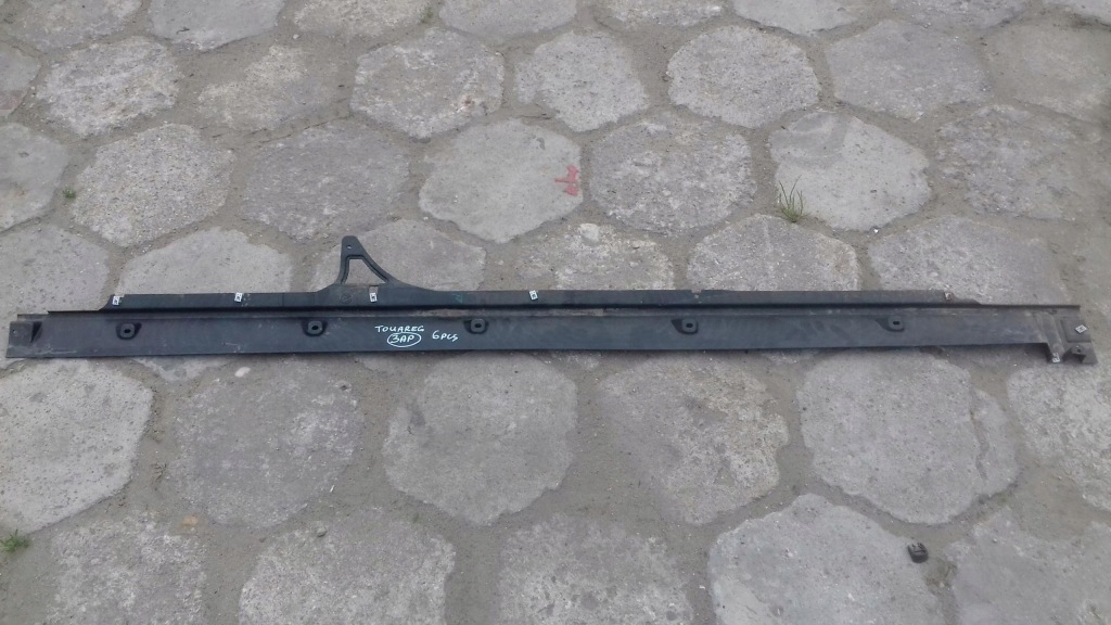 Защита порога  нижняя правая 4m4825211a vw touareg 3 в Украине