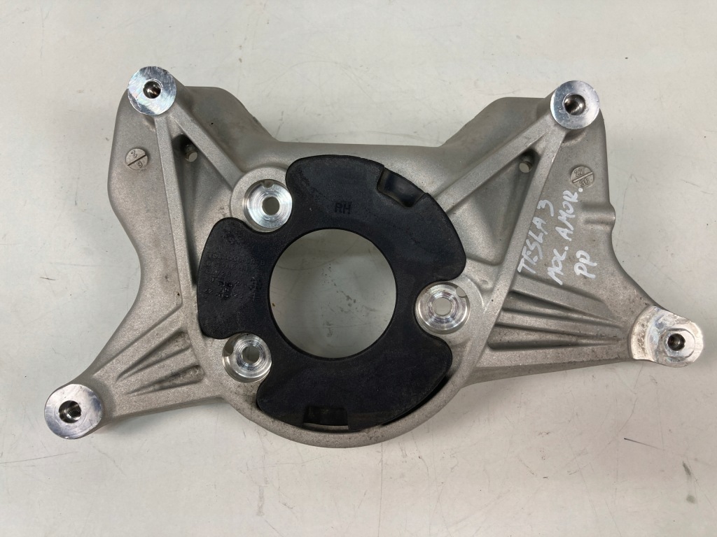 Купить Кронштейн амортизатора правое передние tesla 3