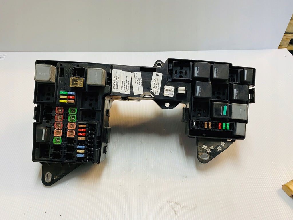 фото №1, Jaguar xf 2.7 коробка предохранителей 5605002310