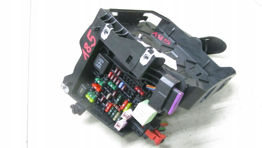 Купить Seat arona 1.6 коробка предохранителей 17-