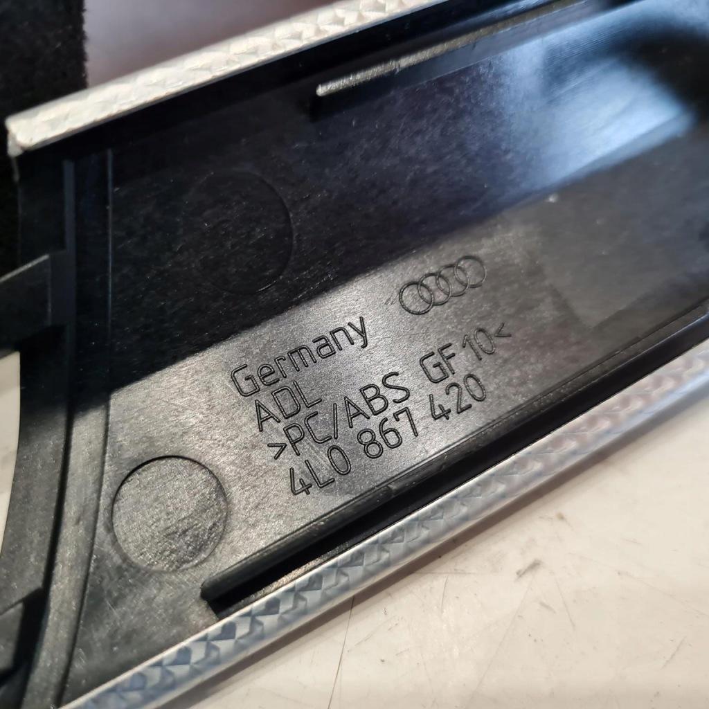 фото №8, Audi q7 4l молдинг декоративная дверь правый задняя 4l0867420