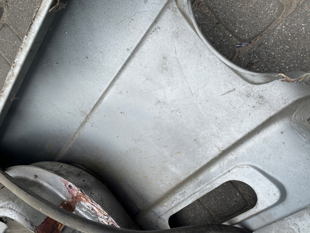 Крыло  правый  задняя bmw e30 купе Недорого