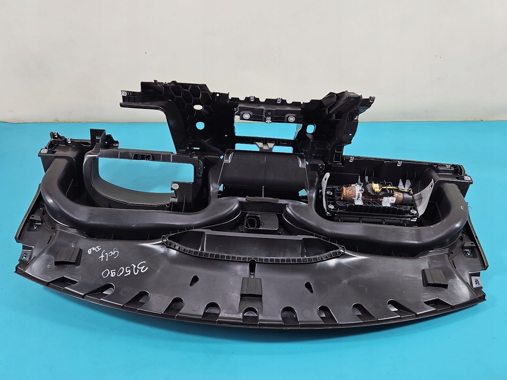 фото №9, Панель приладів консоль подушка vw golf v plus europa