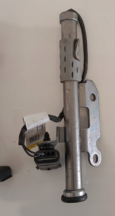 фото №1, Патрон капот левый p032277484 volvo v60 s60