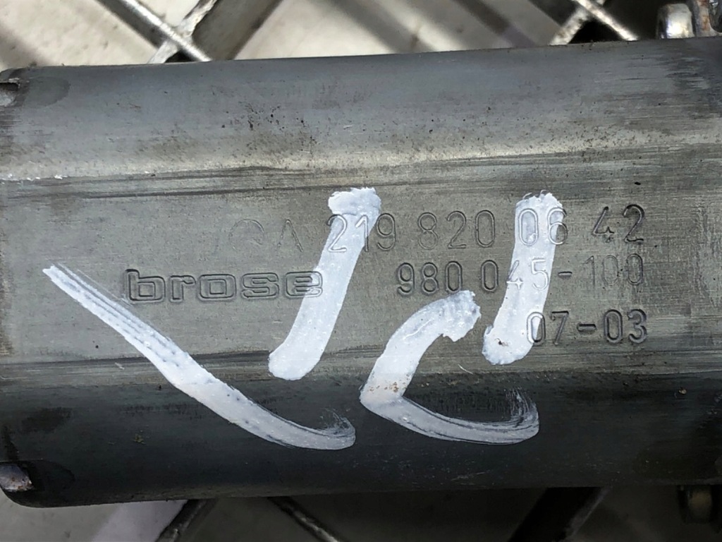 фото №7, Подъемник стекло правый задняя mercedes c219 a2198200642 спортивный/купе 04-11