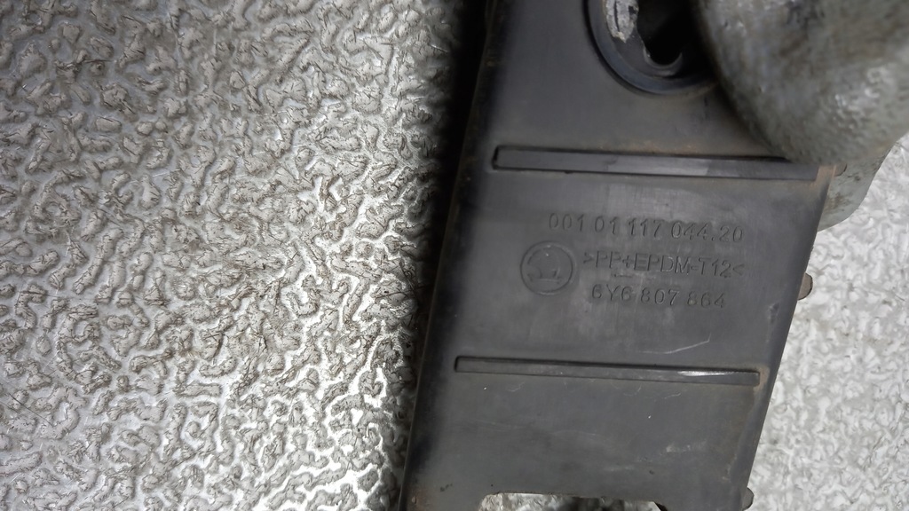 фото №4, Направляющая правый задняя skoda fabia 03r hb 6y6807864