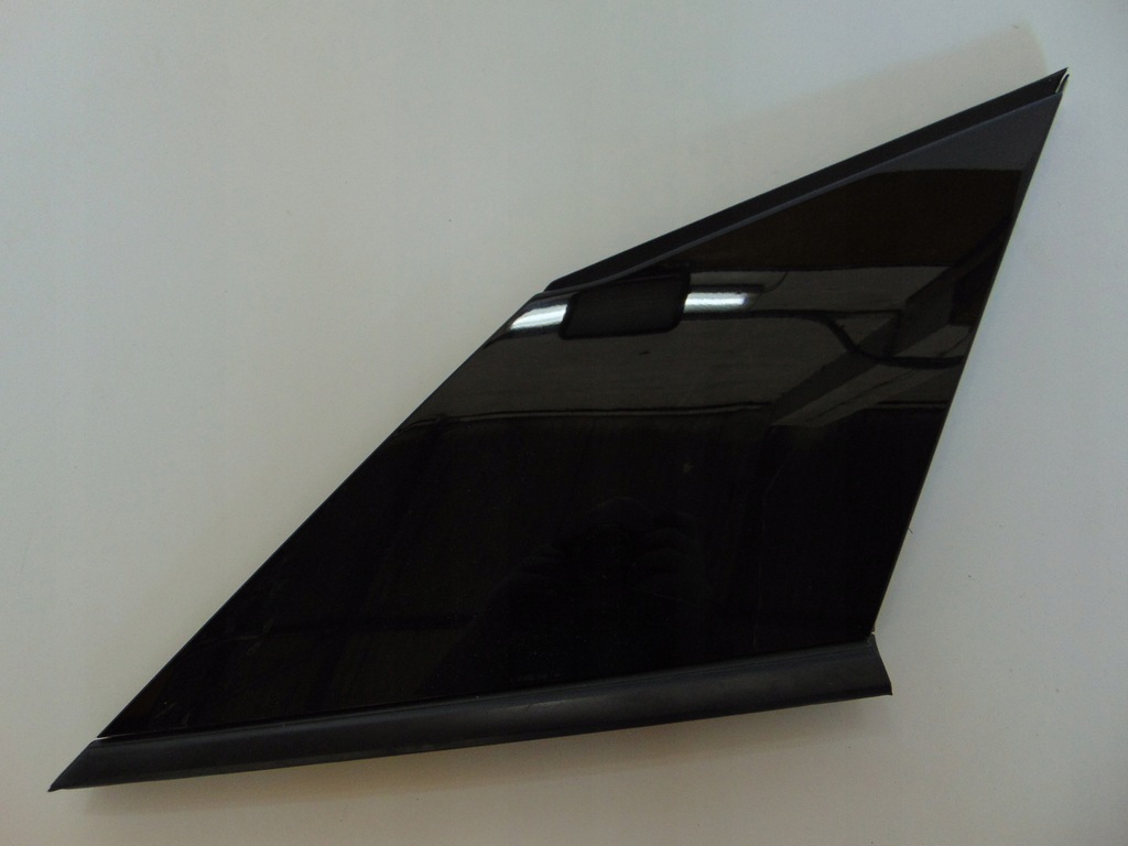 фото №1, Молдинг накладка стойка правый задняя peugeot 2008 ii 9825737580