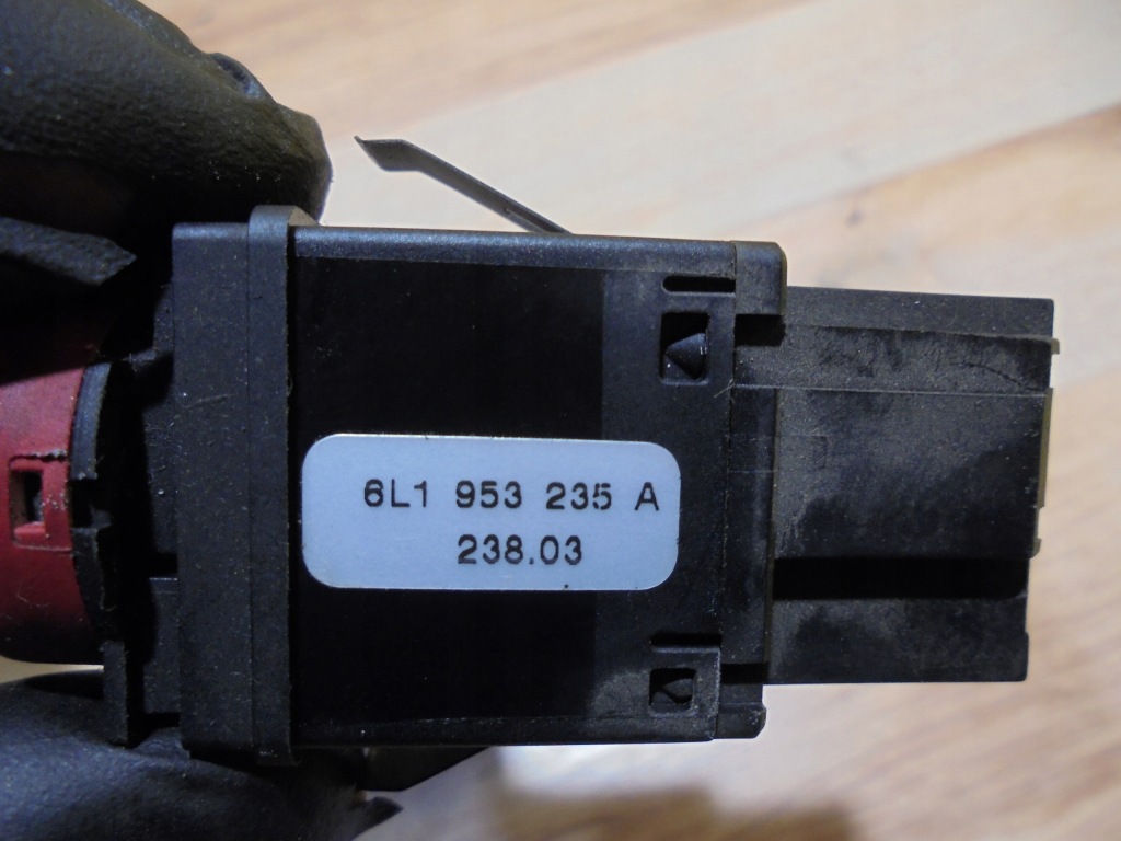 фото №8, Переключатель аварийных seat ibiza iii 3 6l1953235a