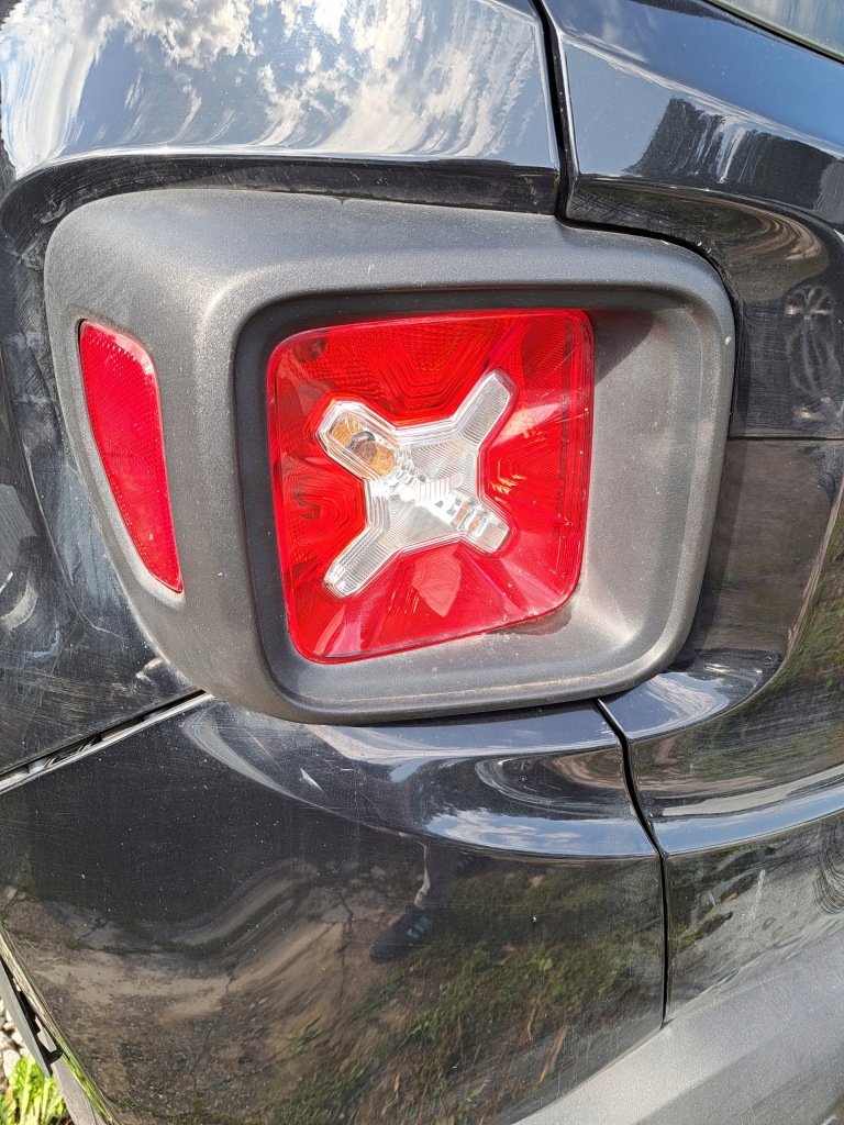 Купить Лампа левая задний  jeep renegate lift 15r европа