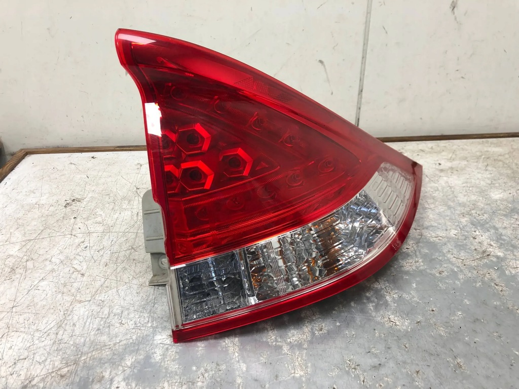 фото №1, Лампа правий задня honda insight ii 220-22874
