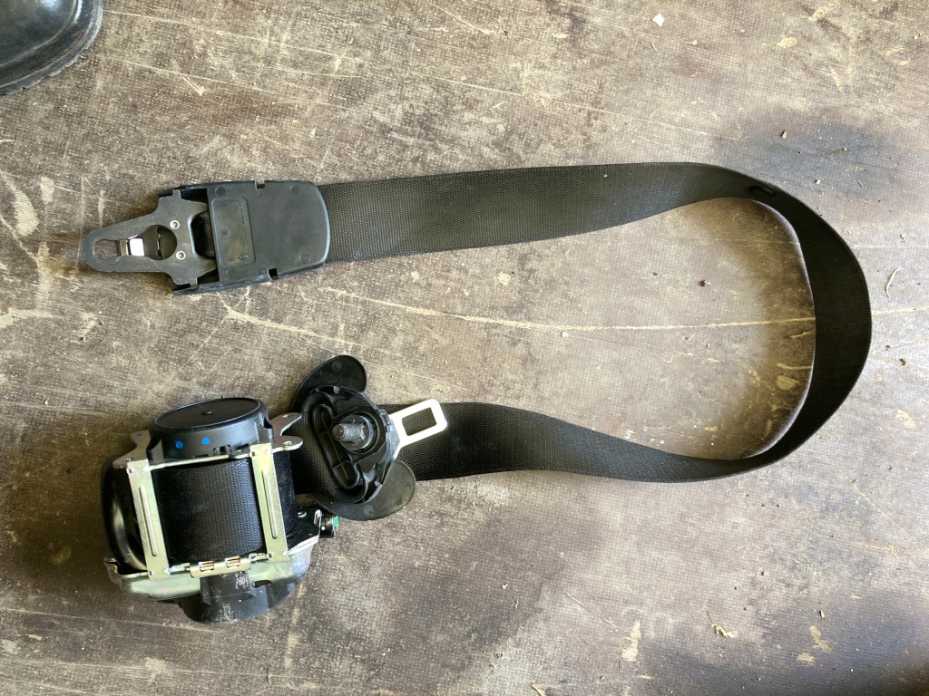 Купить Ремень правая  перед натяжитель bmw x1 x2 f48 f39 оригинал .