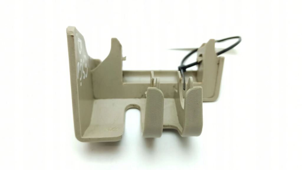 Накладка рейки задний сиденье правая сторона cadillac srx 88898325 в Украине