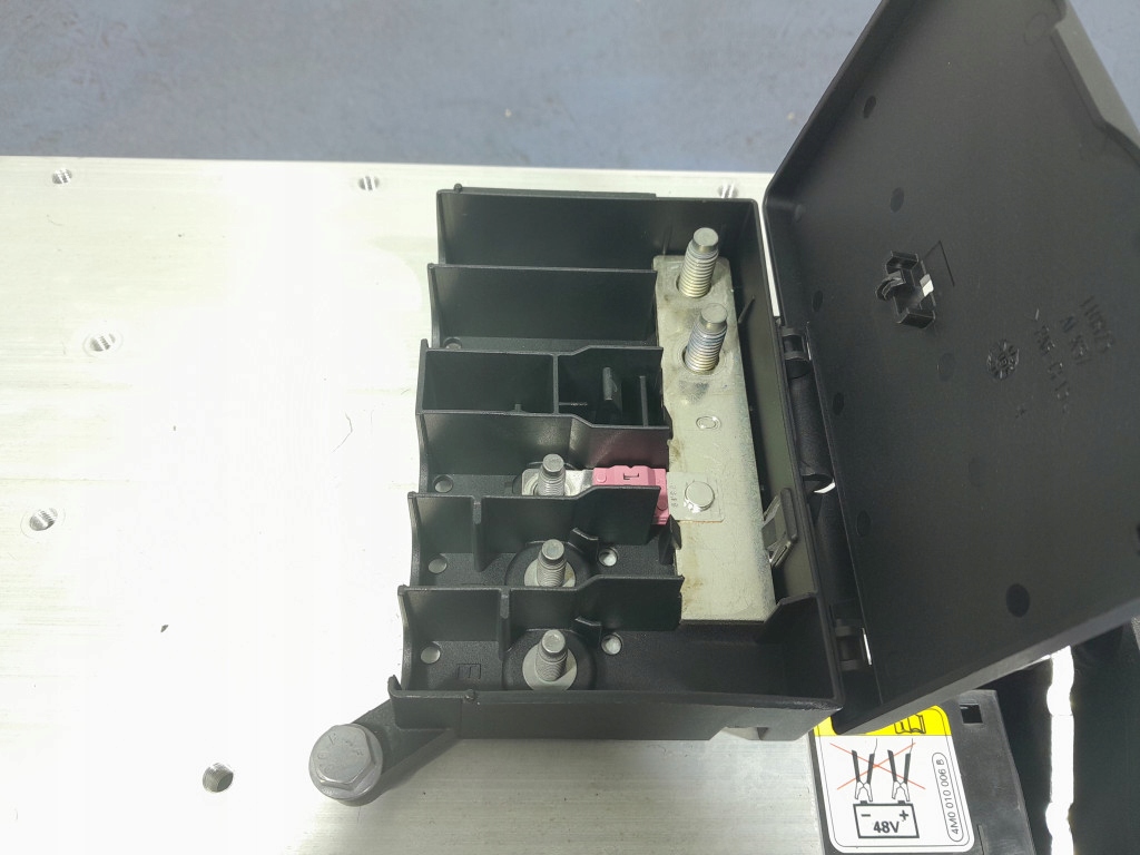 фото №8, Audi a8 d5 3.0 tdi 286 km mhev аккумулятор аккумулятор 48v 4n0915441e