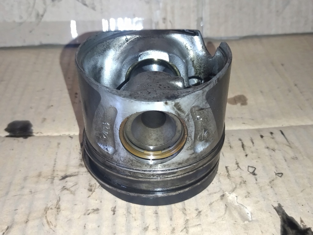 фото №1, Поршень - mercedes 2.2 cdi | 8349f