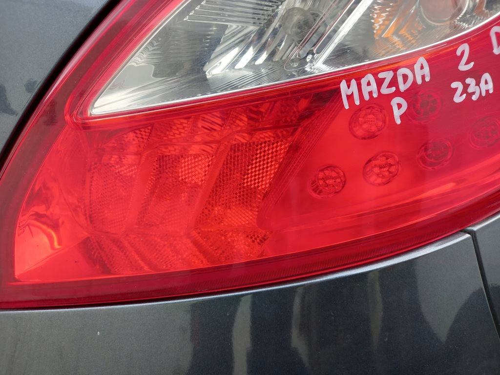 фото №5, Mazda ii 2 de лампа правий задня права задня