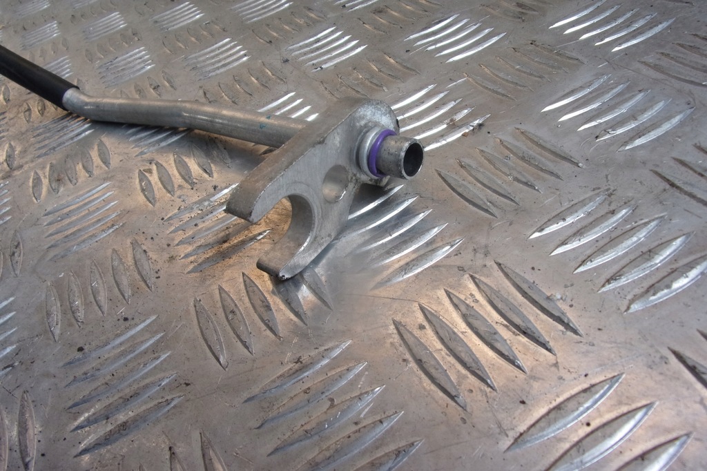 фото №4, Шланг трубка кондиціонера audi a4 b6 2.0 fsi 00-