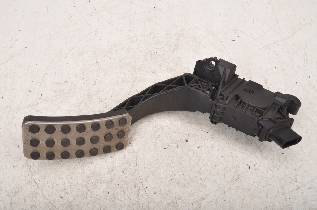 фото №1, Mercedes-benz оригинальный номер a1773002100