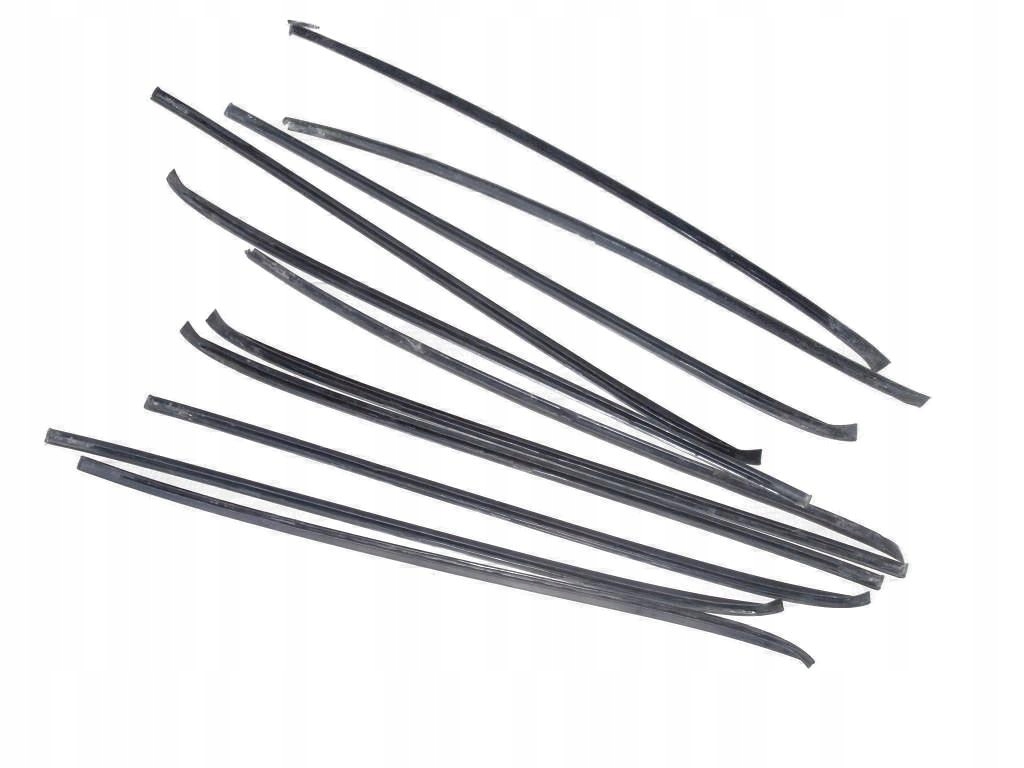 фото №1, Vw golf 5 plus молдинг стекло 5m0854327b 5m0854328b