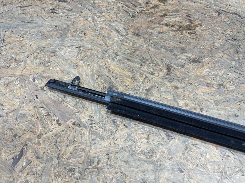 фото №6, Mazda 3 bm iii 13-18 молдинг ущільнювач скло правої перед передня