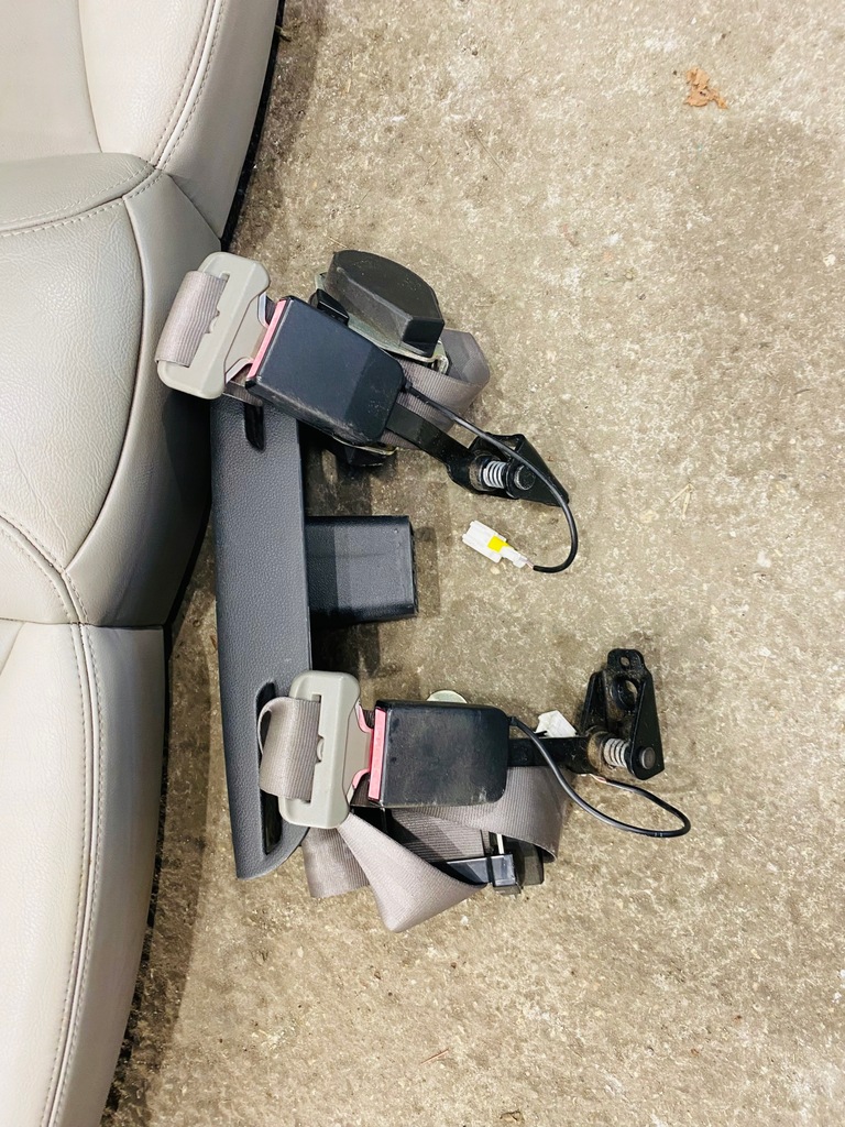 фото №13, Сидіння заднє сидіння світла шкіра шкіряний обшивки peugeot 308 cc cabrio