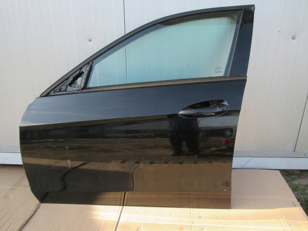 фото №1, Mercedes e w212 левая передние перед дверь 197