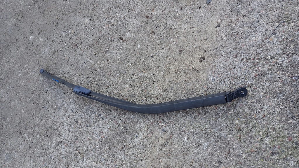 фото №1, Рычаг задний дворник nissan primer p12 hb