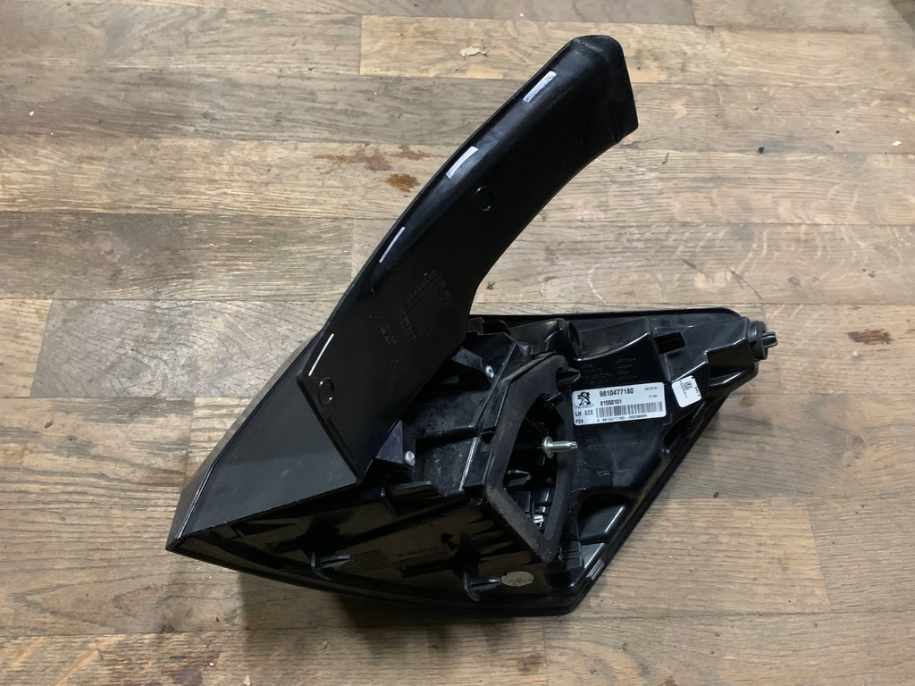 фото №5, Peugeot 3008 ii лампа левый задняя led оригинал