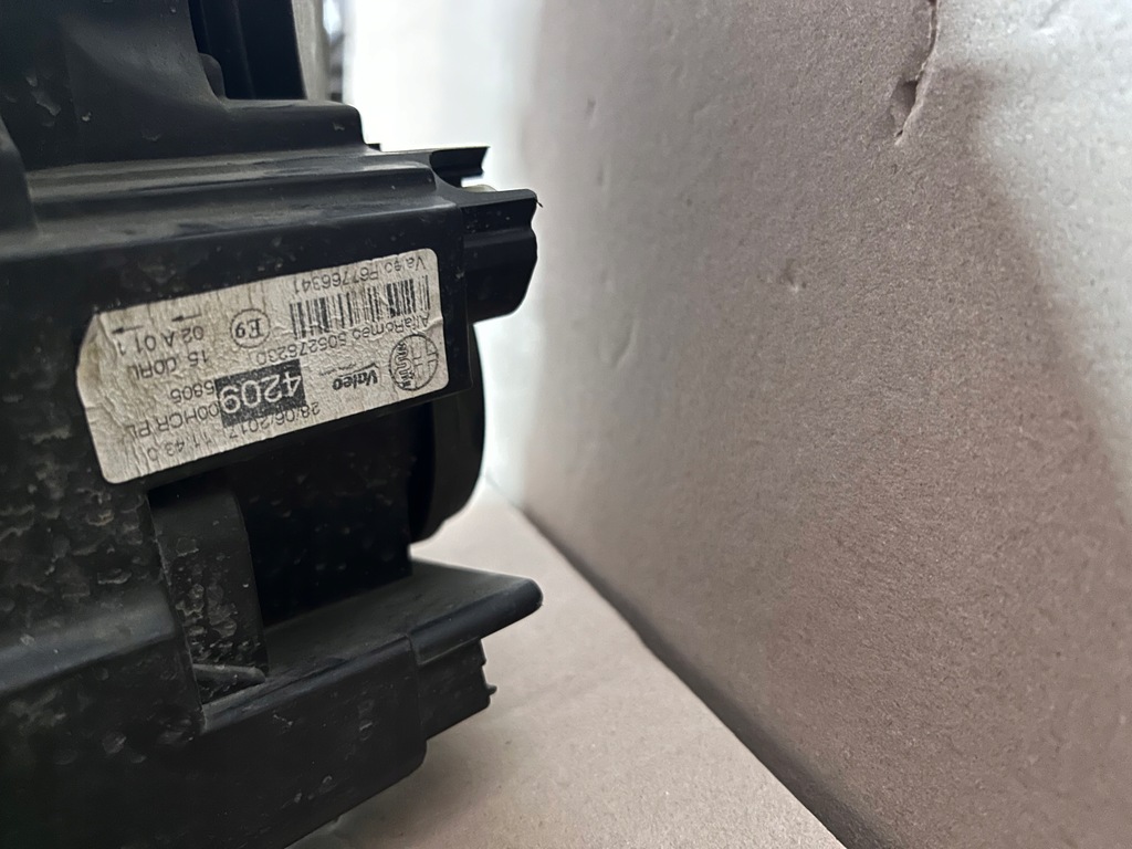 фото №14, Alfa romeo mito левая правая комплект лампы лампа 505278130 тёмные