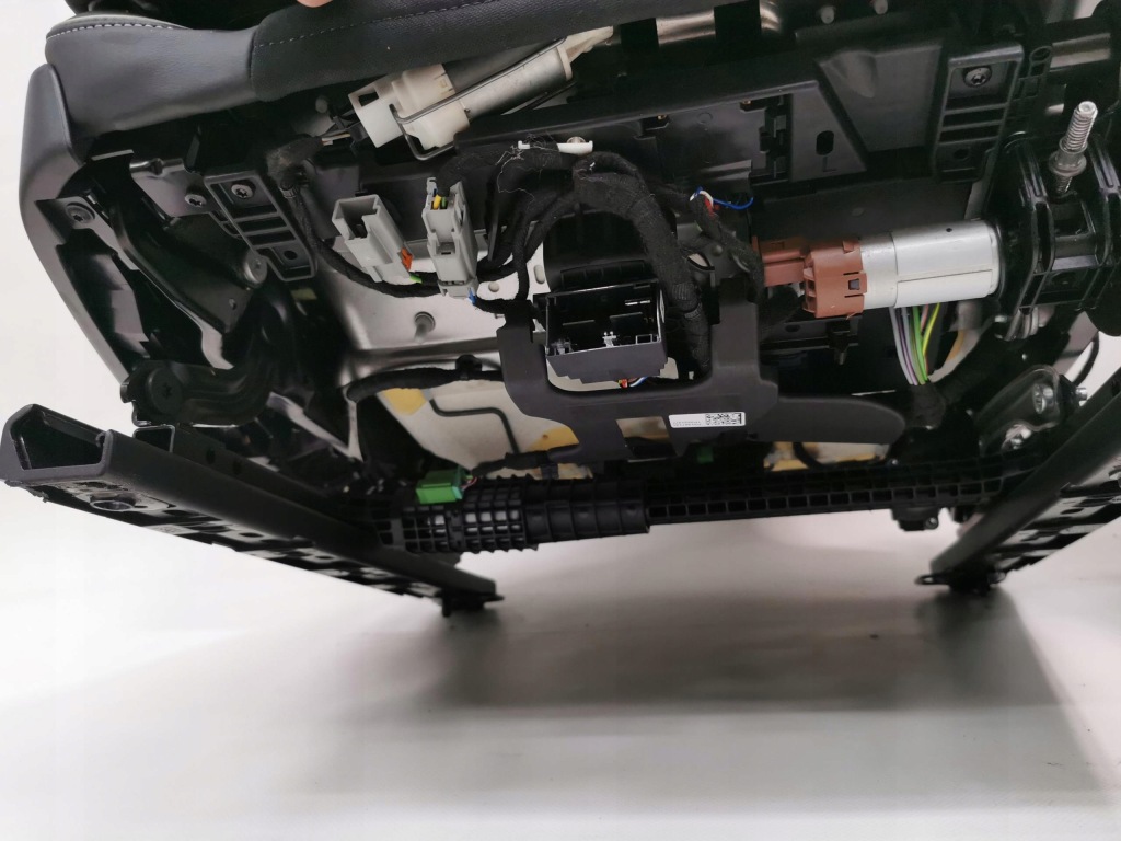 фото №7, Сиденья обивка 7 человек r design volvo xc90 ii europa