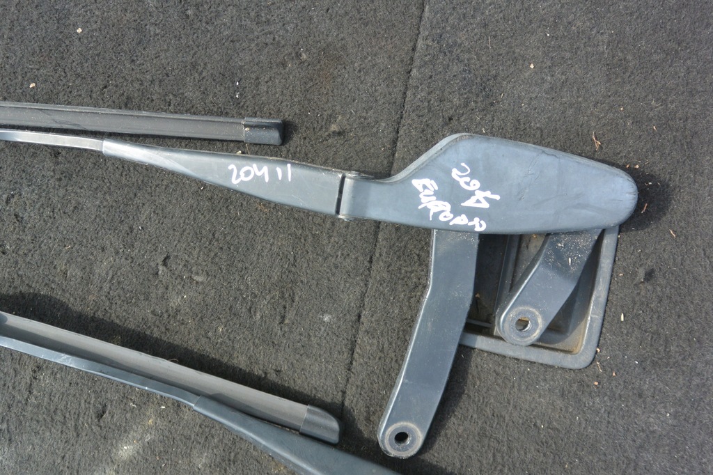 фото №4, Рычаг дворники bosch kpl mercedes c w204 eu