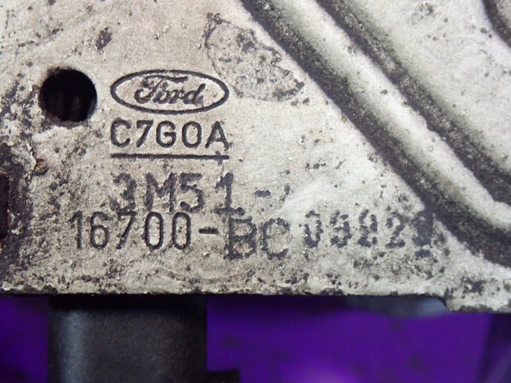 Ford focus 2 mk2 hb 5d 04-08 замок капот засувка 3m5116700bc Недорого
