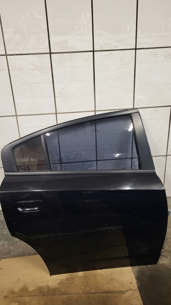 Купить Dodge charger 2015-24 дверь коплектная  правый  задняя px8