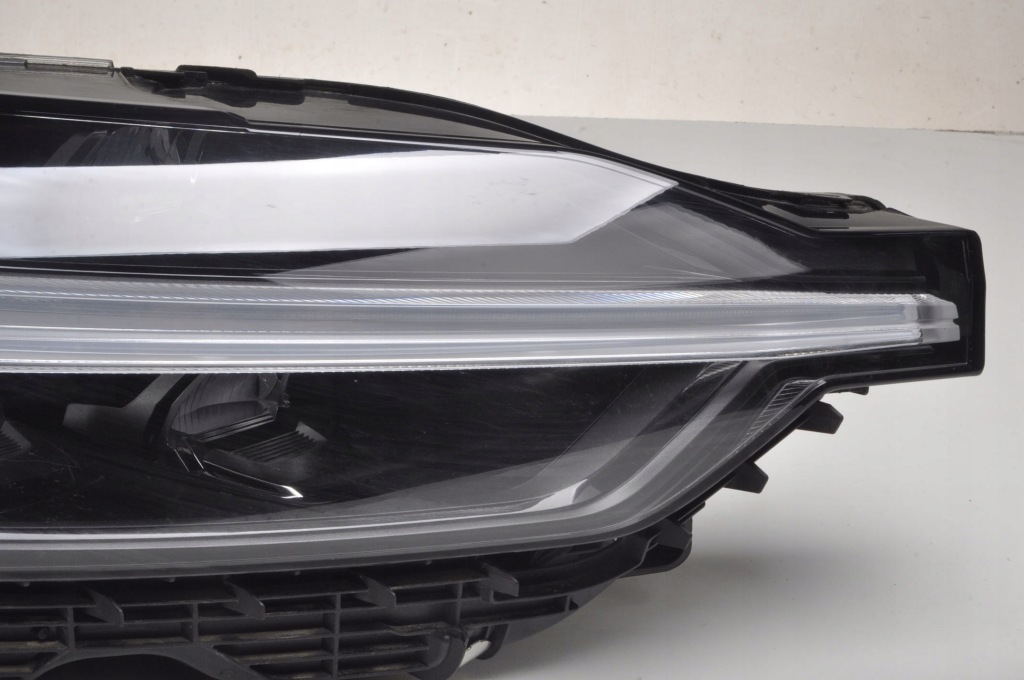 фото №3, Volvo xc60 ii лампа правая передняя правый перед full led uk