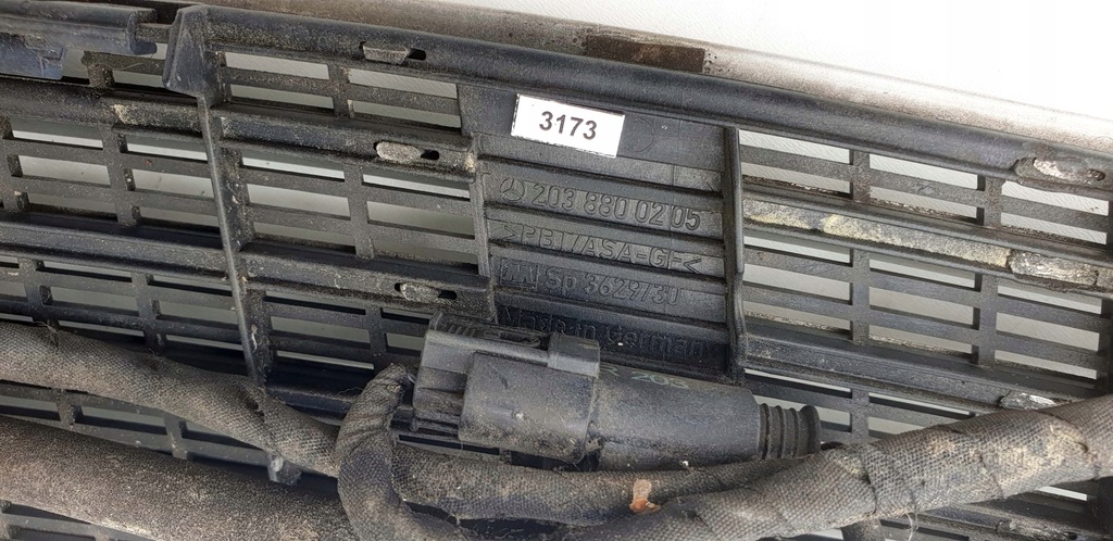 фото №16, Mercedes w203 впуск защита решётка капот жабо перед передняя