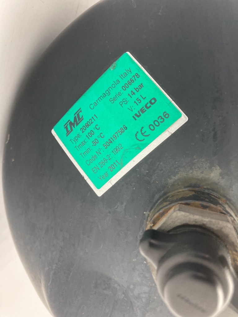 Iveco eurocargo 19,5 cala балон бак повітря 15 літрів 504197586 Недорого