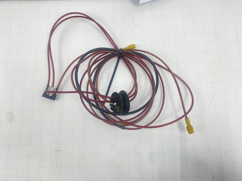 фото №1, Электропроводка вакуумa регулировки высоты фары mercedes w124
