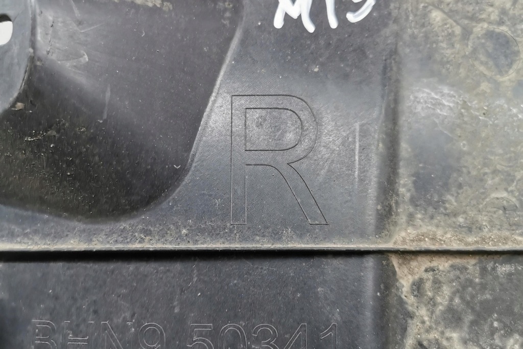 фото №8, Підкрилок праве задні mazda 3 bm bhn950341 бензиновий 110kw 2018