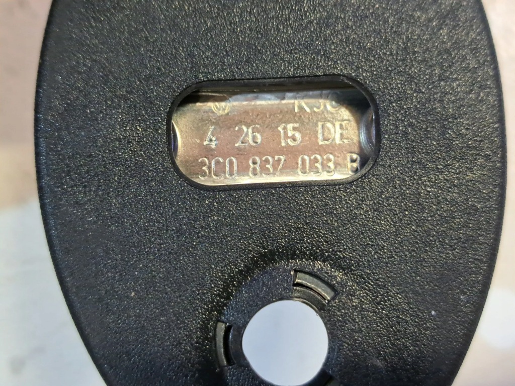 фото №3, Porsche cayenne 92a 2016 елементи кріпильні