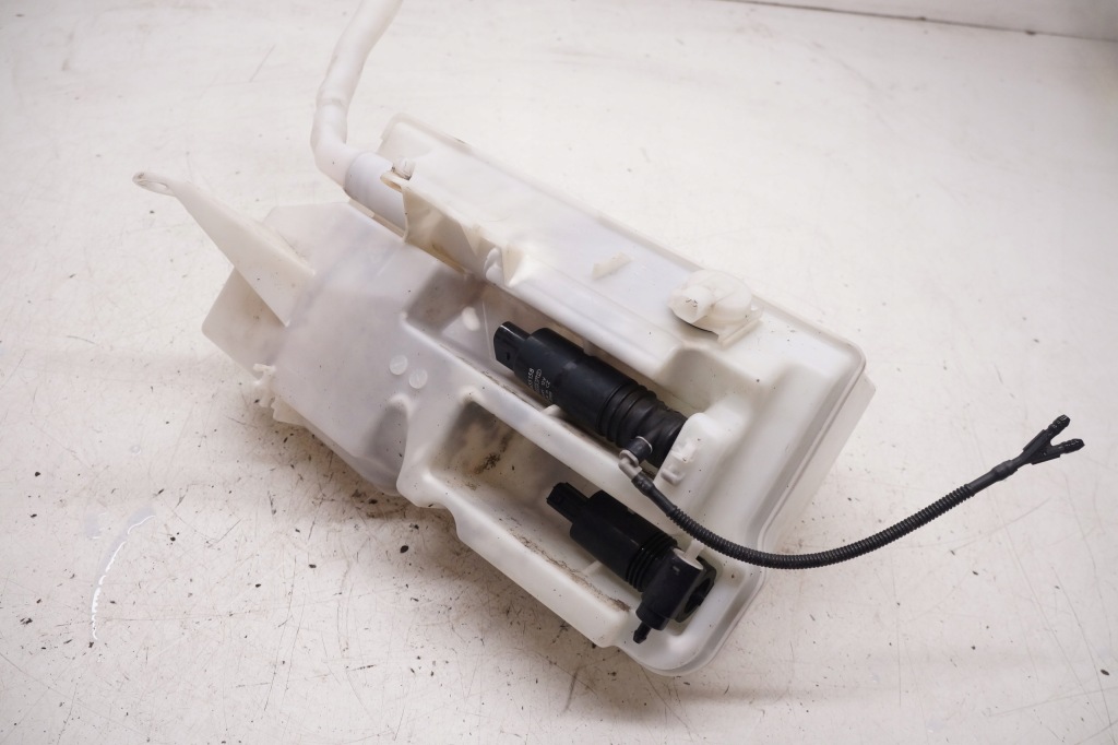 Бачок омивача бак помпа volvo xc60 1 30753424 30753425 в Україні