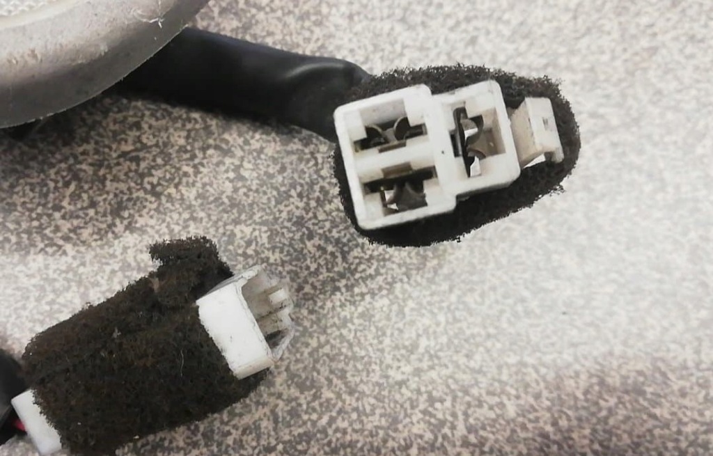 фото №4, Mazda mx-3 91-97 лампа освітлення кабіни