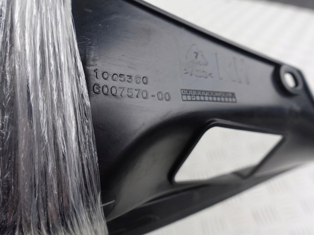 Купити Tesla s молдинг з датчиком кришки задній p lub l