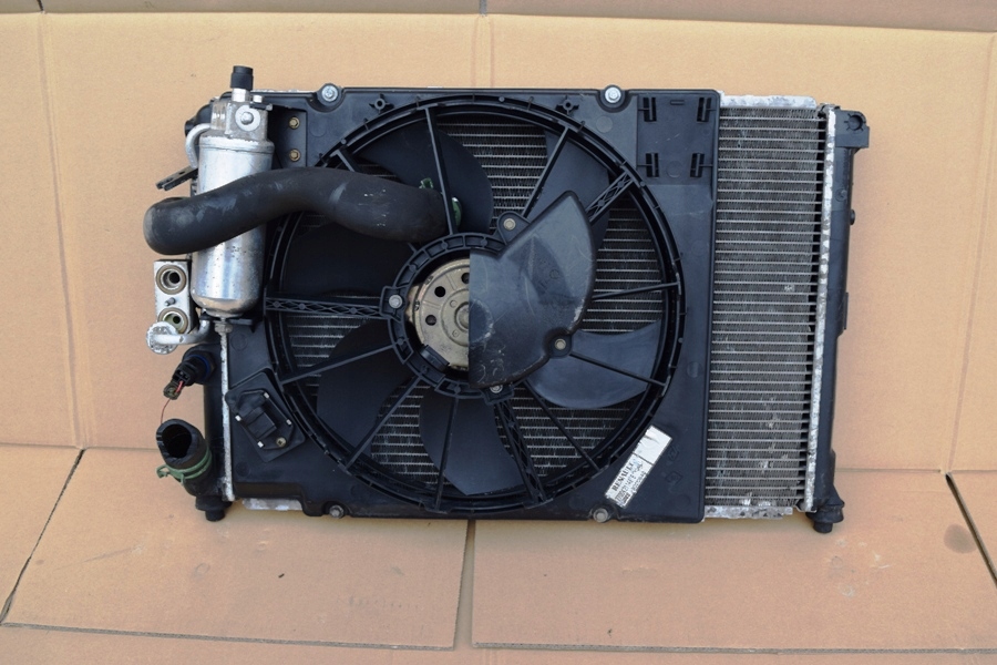 Комплект радиатор renault scenic megane 1 1.6benzyn Цена