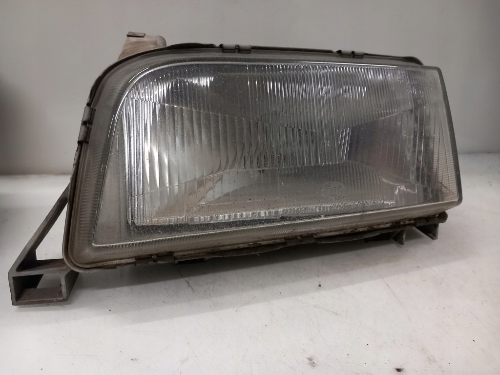 Купити Лампа передня ліва volvo 440