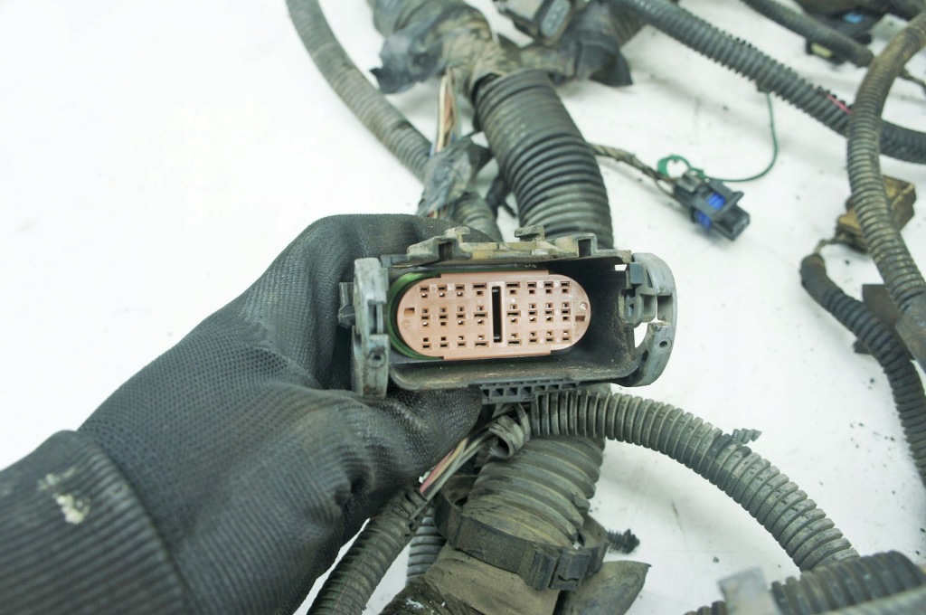 Jt445 cadillac escalade iii 6.2i жгут двигателя Цена