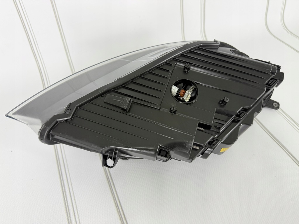 фото №11, Лампа перед передня ліва volvo v40 ксенон