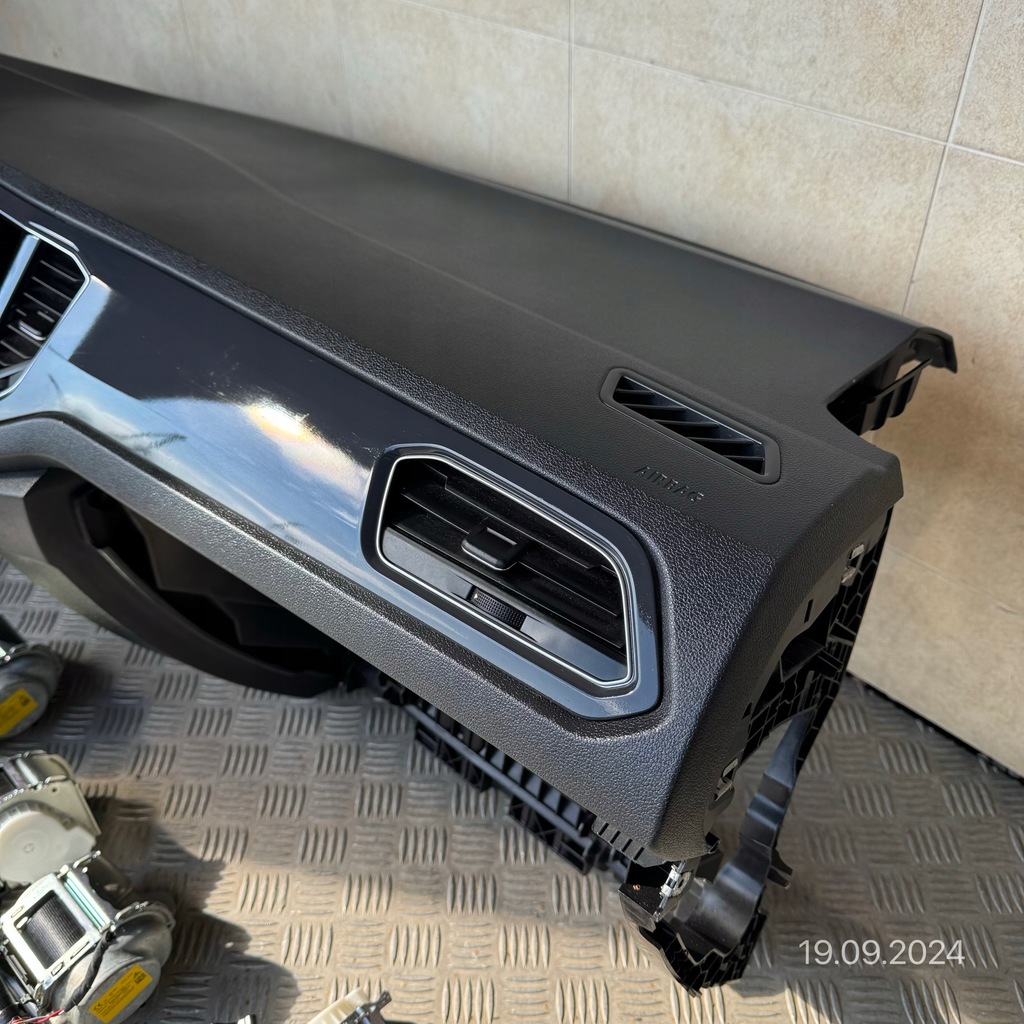 фото №9, Панель приладів комплектна подушка безпеки консоль ремені панель приладів vw volkswagen t-roc 2ga 2019 rok