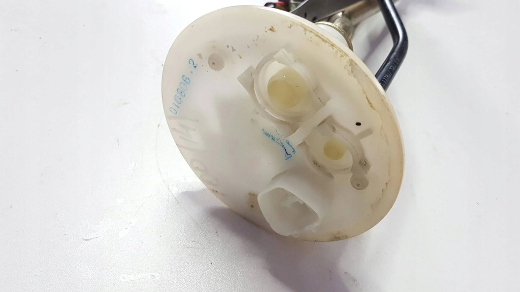 2005 toyota land cruiser j100 датчик уровня топлива 7702460110 с Разборки