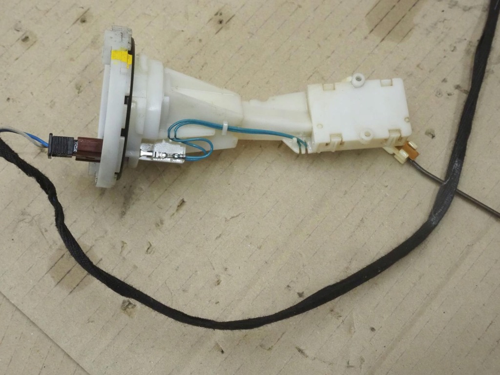 Датчик уровня топлива mercedes w210 221838001005 3.2 2,7 cdi в Украине