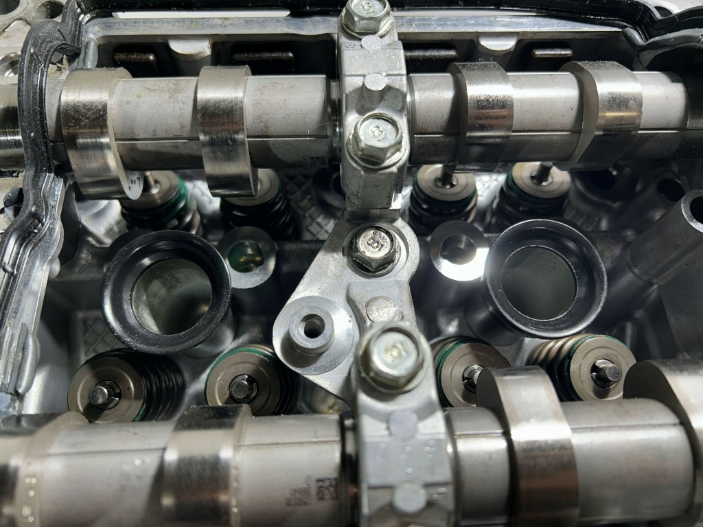 фото №8, Subaru outback bt 2021 комплект головка двигателя