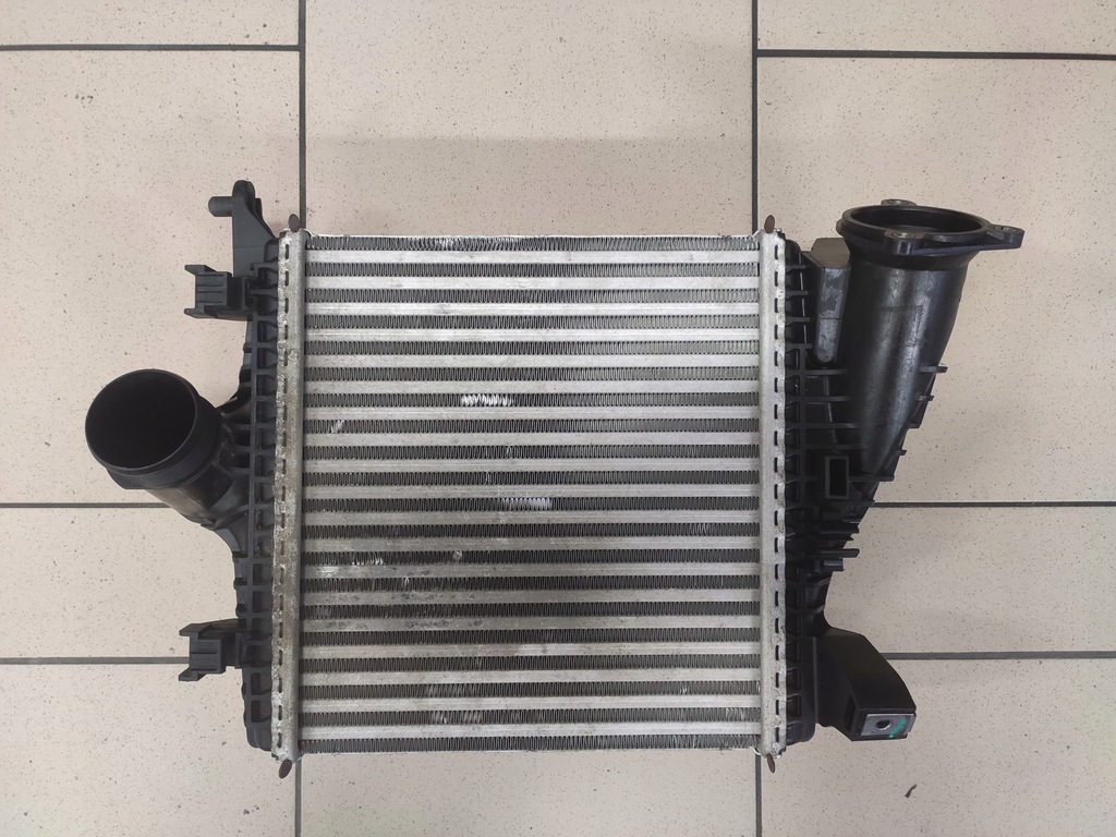 фото №1, Audi sq7 sq8 інтеркулер 4m0145804bm